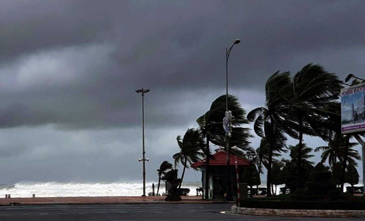 Typhoon hit Vietnam: dozens of missing persons